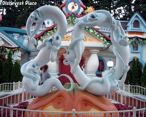 ディズニーベアー2003年(ホワイト) ディズニーストアの冬のコレクション「WHITE POOH」が今年も登場