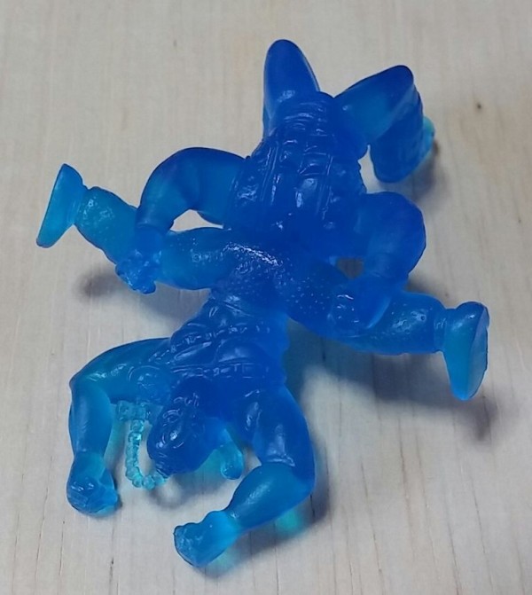 キン肉マン コンビニコミックのオマケのキン消し クリアブルー