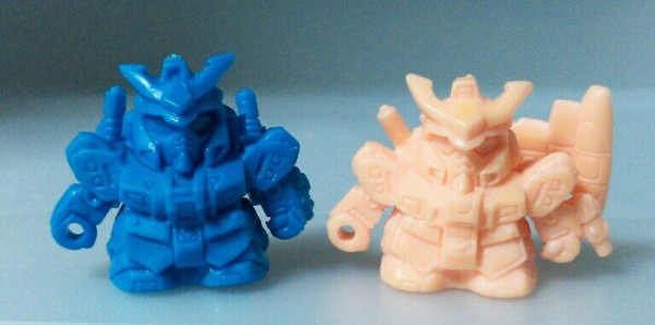 ガン消し 量産型ニューガンダム ファンネルとインコム