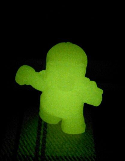 ロッテ ファミコンチョコ 蓄光 消しゴム スーパーマリオ 暗闇で光る