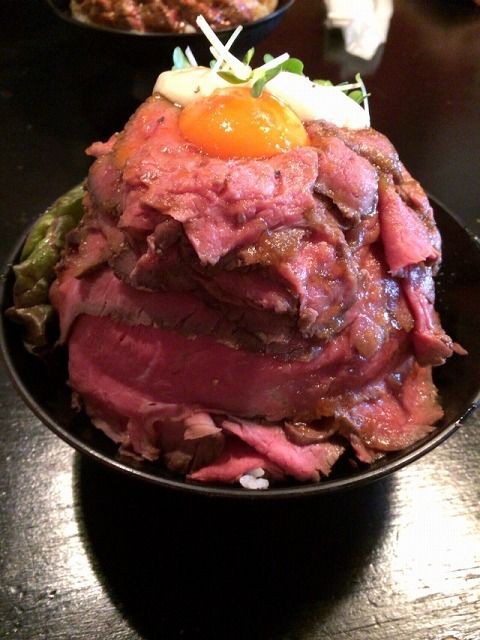 神戸三ノ宮 メガ盛りローストビーフ丼 レッドロック Domojapan