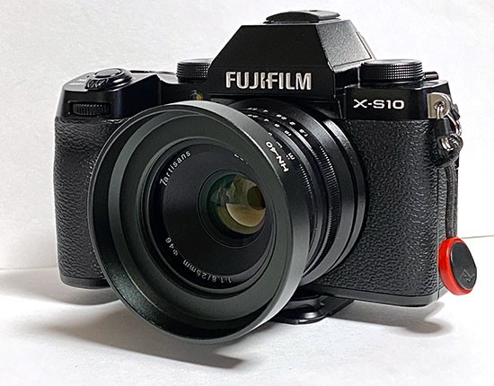 XC15-45mmF3.5-5.6 OIS PZ と 7Artisans 25mm F1.8 にレンズ