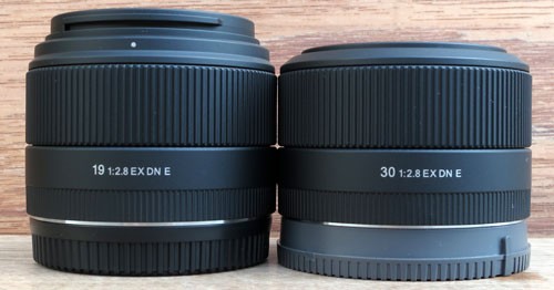 使用僅少品　シグマ19mm f2.8 EX DN Amazon.co.jp: シグマ 19mm F2.8 EX DN MFT マイクロフォー