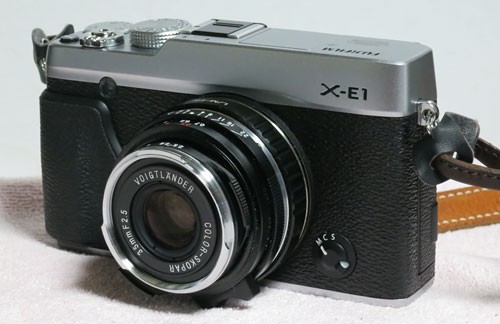 X-E1 用にマウントアダプター2種類（Leica Eマウント、EOS EFマウント