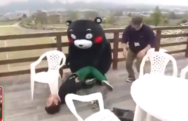 動画 くまモンが放送事故級のイタズラ 台本ではなくアドリブだった事が判明 くまモン追放か 痛いニュース ﾉ