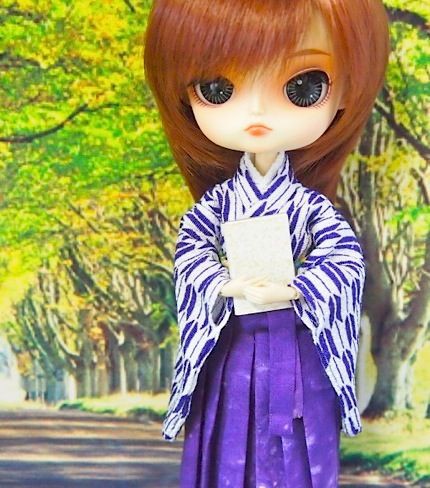 ぬいぐるみ・人形・置物 紫色の着物の人形 ハイカラさん