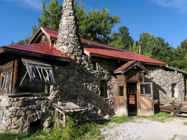 北の国から』 ロケ地巡り 五郎の石の家 （北海道富良野市） : 食で