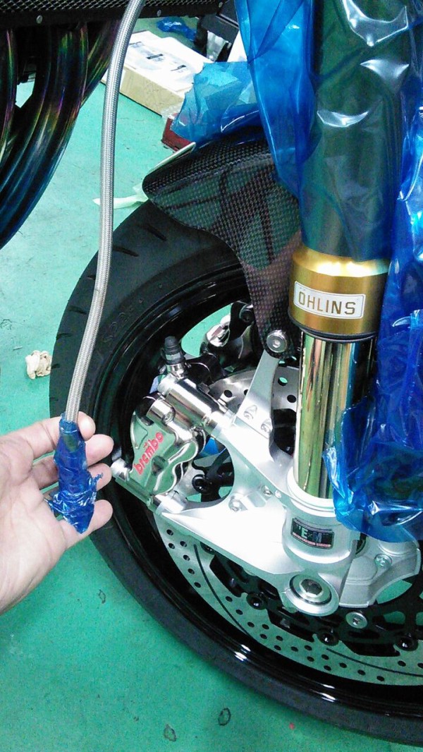 和光2りんかん】Z900RS に OHLINS 倒立フロントフォーク装着 和光2りんかん】Z900RS に OHLINS 倒立フロントフォーク装着
