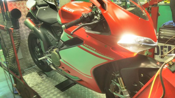 激レア✨1199 1299 Panigale用 カーボンメーターカバー艶なし イタリア在庫あり DUCATI パニガーレV4 カーボン製フレーム