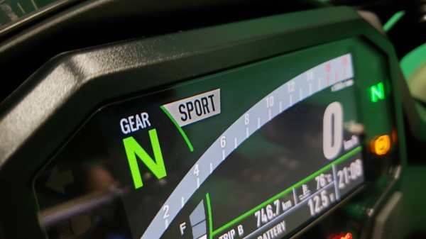 馬力測定】ZX-4R！！ RVF GSX-R ZXRと比較してみました