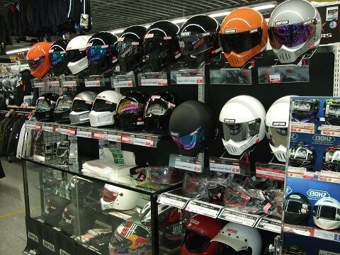 新山下店限定！！28日、29日はヘルメットが本当にお得！ : 2りんかん