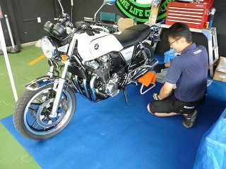 モリワキさん作業中 Cb1100バックステップ 足立２りんかん ２りんかんブログ