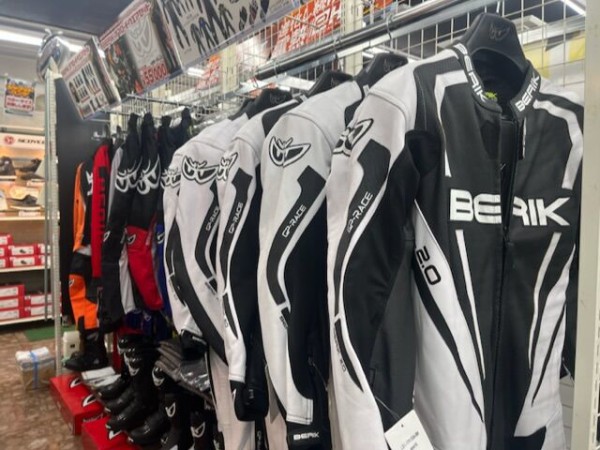 BERIK G-RACE よわ 2.0 革ツナギ バイクレーシングツナギレディース