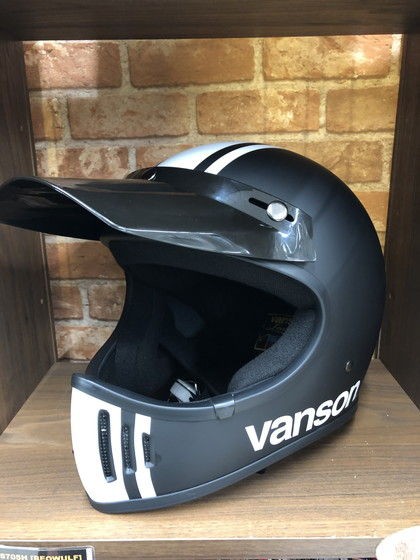 新作VANSONヘルメット入荷しました！ : ２りんかんブログ