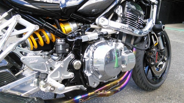 和光2りんかん】Z900RS に OHLINS 倒立フロントフォーク装着 和光2りんかん】Z900RS に OHLINS 倒立フロントフォーク装着