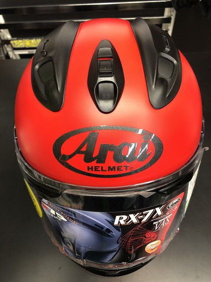 レッドブルカラーヘルメット HJC】レッドブルシリーズの新ヘルメットが登場 RPHA 1N・F70・i50