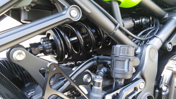 Z900RS】OHLINS オーリンズ ブラックライン[KA740]装着画像がたっぷり