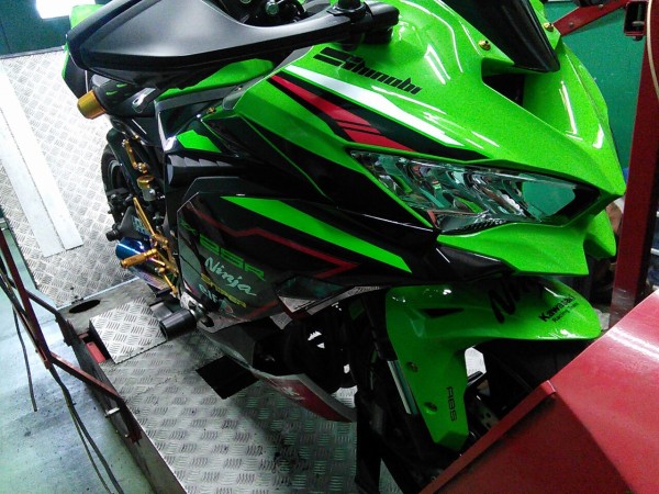 ZX-25R 吸排気＆ECUチューンで3.4馬力アップを実現