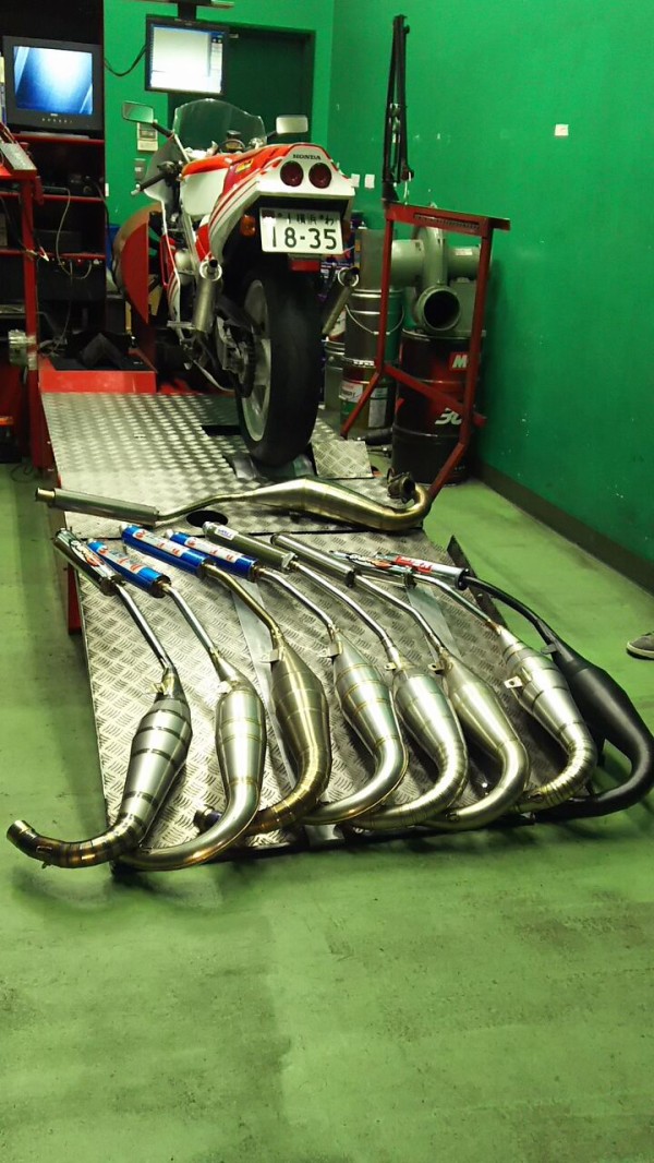 NSR250R MC28 シリンダーヘッダー 乾式 L NSR250R MC28 シリンダーヘッダー 乾式 L NSR250 MC21 MC28 乾式