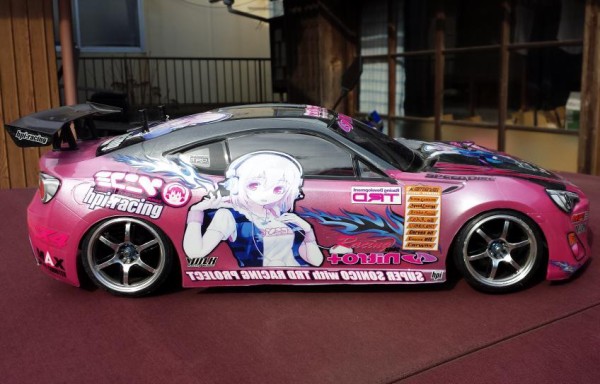 ホワイトボディ用お手軽痛車ステッカー製作 ラジコン ドリパケ ドリフト 痛車 ラジコン痛車の作り方と裏技！ステッカー貼りの失敗を防ぐコツも