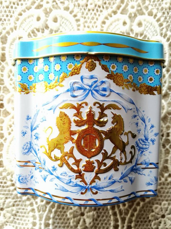 ロイヤルコレクション エリザベス女王・90歳記念・ミニチュアティーセット エリザベス女王90th Birthday Tea : earch