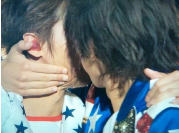 抱き合ってチュー 大野智と二宮和也がキス 画像 えびあんnews