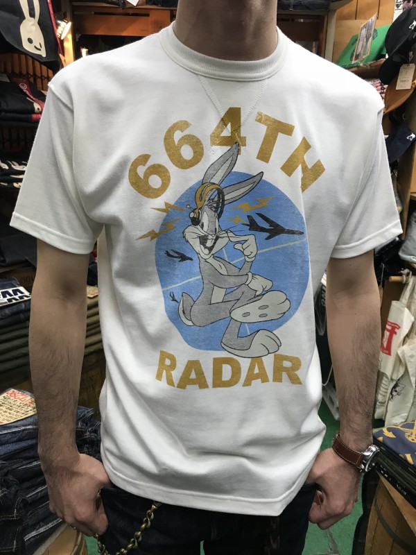 トイズマッコイ！バックスバニー半袖Tシャツ