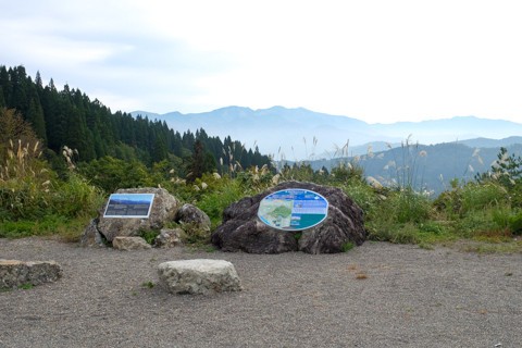 16 石川県 秋の白峰山中を走る ３ 出作りの郷 林道赤谷線と白木峠林道からの白山 E Konの道をゆく 番外編 車泊の旅
