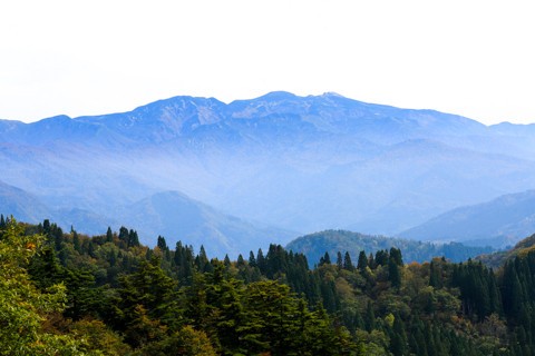 16 石川県 秋の白峰山中を走る ３ 出作りの郷 林道赤谷線と白木峠林道からの白山 E Konの道をゆく 番外編 車泊の旅