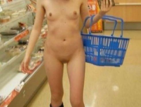 女性　裸　生活　観察 