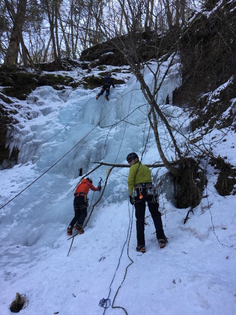 初めての雪山登山(21)とりあえずの本番[2]初めてのアイスクライミング〈1〉アイスクライミングの用具 : elle と riki の旅行情報