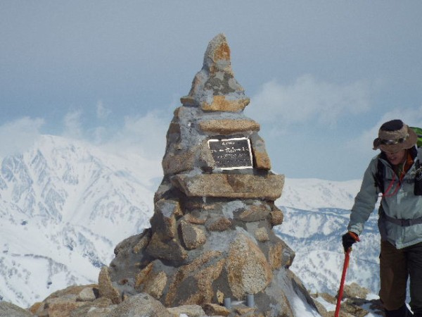 初めての雪山登山 30 とりあえずの本番 3 本番設定した唐松岳 7 丸山ケルンから Elle と Riki の旅行情報