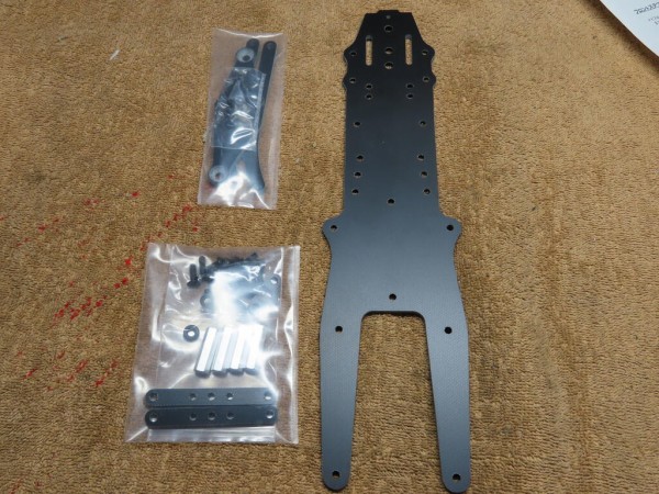 タミヤF103を1台パーツからくみ上げる！数点のタミヤ製パーツと