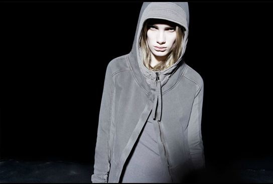 国内外の人気集結！ NISTRI ILARIA ROQUE ロングフードブルゾン of backroom The : Tシャツ(長袖+七分)