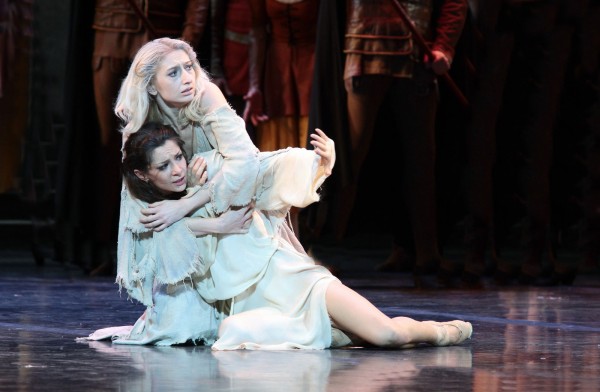 ドラマティックなバレエ『エスメラルダ』国立モスクワ音楽劇場バレエ団