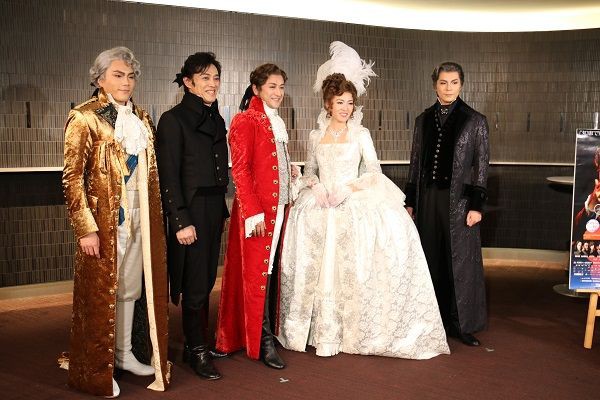 スカーレット・ピンパーネル 11/24 18:30 S席 1枚 スカーレット・ピンパーネル 11/24 18:30 S席 1枚