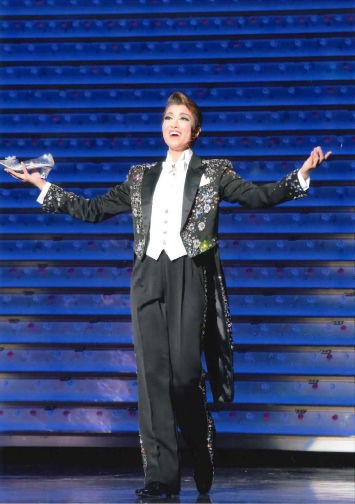 全ての山に登り続けて 北翔海莉宝塚に別れ ラストデーレポート 宝塚ジャーナル