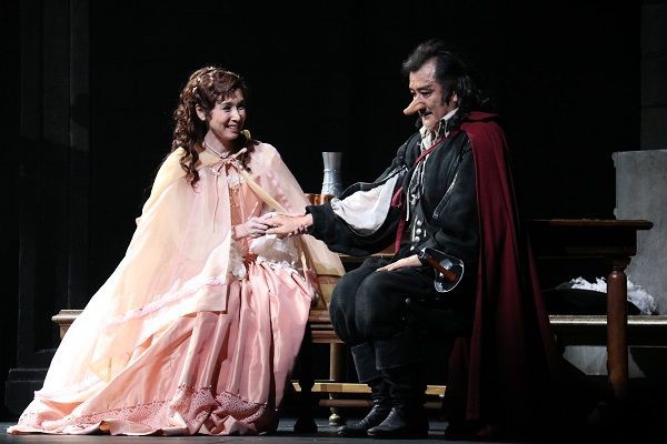 吉田鋼太郎・黒木瞳の『シラノ・ド・ベルジュラック』開幕！ : 宝塚