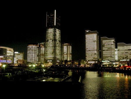 Towers Milight みなとみらいのオフィス全館点灯 Enjoy Yokohama 横浜ブログ