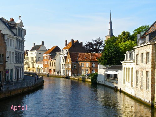 ブルージュ・世界遺産の風景1.（運河） : スイスの街角から