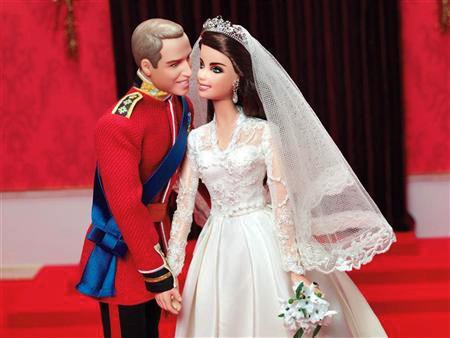 イギリス王室ご成婚記念特別企画品 キャサリン妃＆ウィリアム王子ウェディング人形 ウィリアム王子＆キャサリン妃のお人形、そして ロイヤル