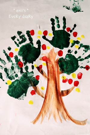芸術の秋 娘と手形アート えりゐのｅｖｅｒｙ ｄｉａｒｙ Powered By ライブドアブログ