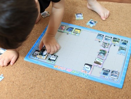 ジグソーパズル 小1で300ピースは難易度が高かった 息子 2歳7ヶ月 が苦戦してるパズル えりゐのｅｖｅｒｙ ｄｉａｒｙ Powered By ライブドアブログ
