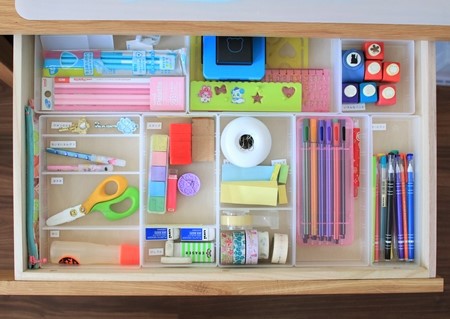 リビング学習】学習机(無印良品)の引き出し収納！小1娘の収納意欲に火