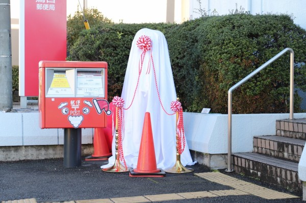 聖地鷲宮にフォトスポット誕生！お披露目式「つかさ像☆みたいな