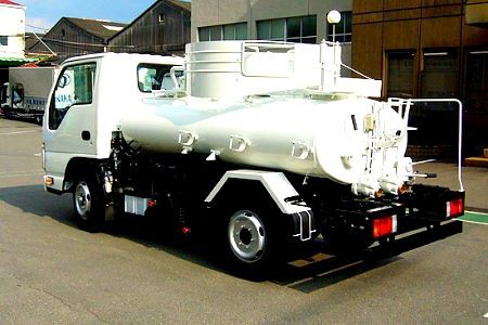 バキュームカーとは 重機買取のイロハ 高価買取で管理費の軽減を