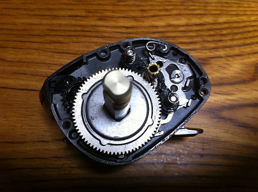 ダイワ 修理必要 クラッチ切ってからハンドル硬い アルファスSV 105SH