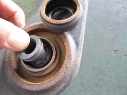 プジョー２０６ フロントロアアーム交換 足回りコトコト音 ユーロファクトリー通信