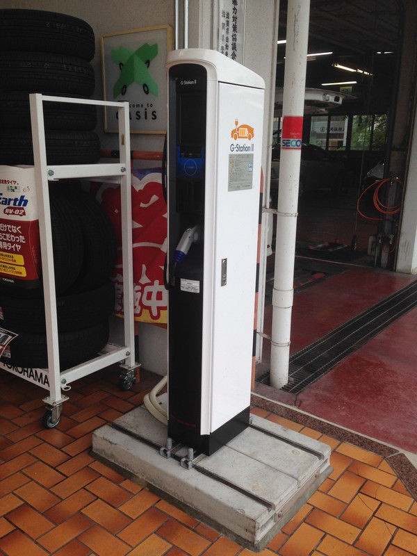 ジャガーi Paceで充電の旅 徳山 広島 日産ディーラーの急速充電器で充電してみた 桜前線は追えるのか ジャガーのev I Pace で行く 早春 大人の充電旅 第4回 Carsmeet Web 自動車情報サイト Le Volant Carsmeet Web ル ボラン カーズミート ウェブ