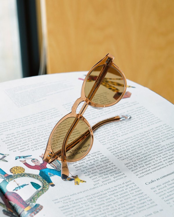 WAITING FOR THE SUN 代表作、「AUGUSTE」で楽しむサングラスライフ